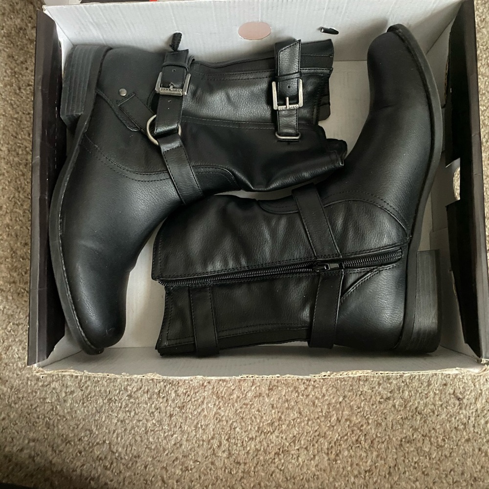 GUESS ankle boots